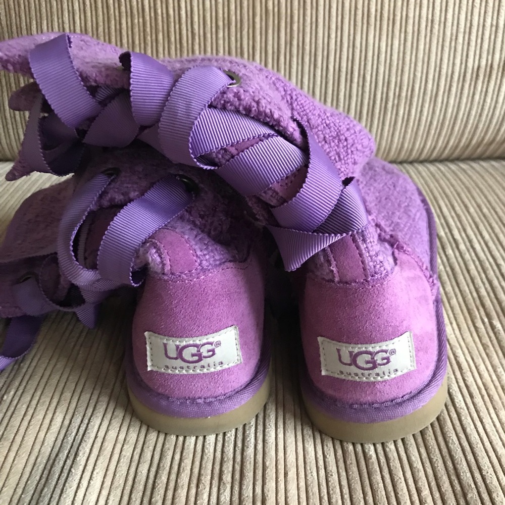 NWOT purple lace up Uggs